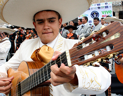 El Mariachi, música de cuerdas, canto y trompeta - MÉXICO
©Cámara de Comercio de Guadalajara, 2009. Web UNESCO