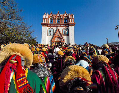 Los parachicos en la fiesta tradicional de Chiapa de Corzo - MÉXICO
©Coordinación Ejecutiva para la conmemoración del Bicentenario de la Independencia Nacional y  del Centenario de la Revolución Mexicana del Estado de Chiapas. Web UNESCO