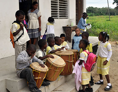 La lengua, la danza y la música de los garífunas - Belice – Guatemala – Honduras – Nicaragua. © E. Roy Cayetano. Fuente: UNESCO